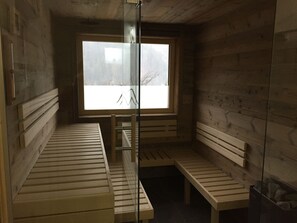 Bademäntel, Hausschuhe, Handtücher