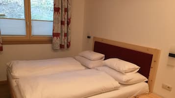 3 bedrooms, free WiFi, bed sheets