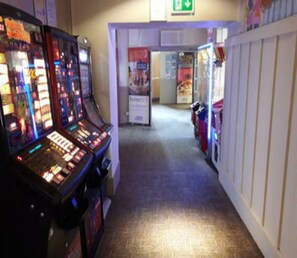 Game room - Delightful Caravan at Bideford Bay Park (Bideford)