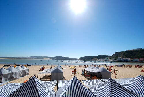 Laranjeira - House with garden and private pool, parking and Wi-Fi