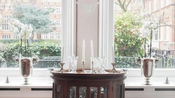 المنشأة من الداخل