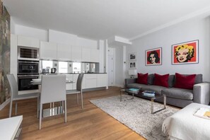 公寓 (1 Bedroom) | 客廳 | 電視