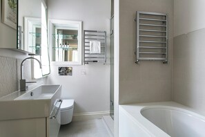 Bathroom - Markham Street III (London)