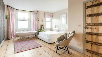 Căn hộ (3 Bedrooms) | 3 phòng ngủ, trang trí khác biệt