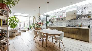 Căn hộ (3 Bedrooms) | Khu ăn uống