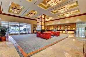 Lobby - No Resort Fee ! Strip View Suite - Pools & Parking (Las Vegas)