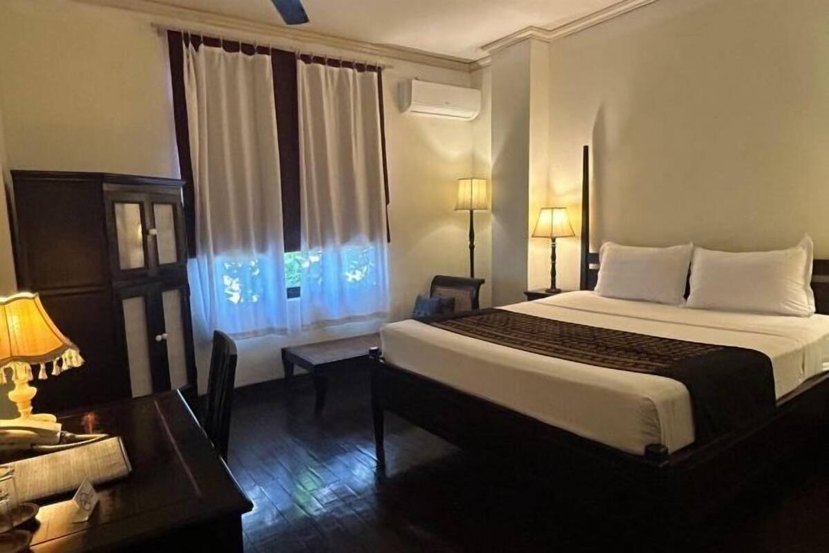 Minibar, in-room safe, desk, blackout drapes