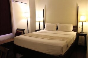 Minibar, in-room safe, desk, blackout drapes - Hotel Khamvongsa (Vientiane)