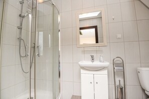 Budget Double Room with Sofa Bed | Bathroom | Shower, hair dryer, towels, soap