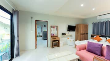 In-room safe, desk, free WiFi, bed sheets
