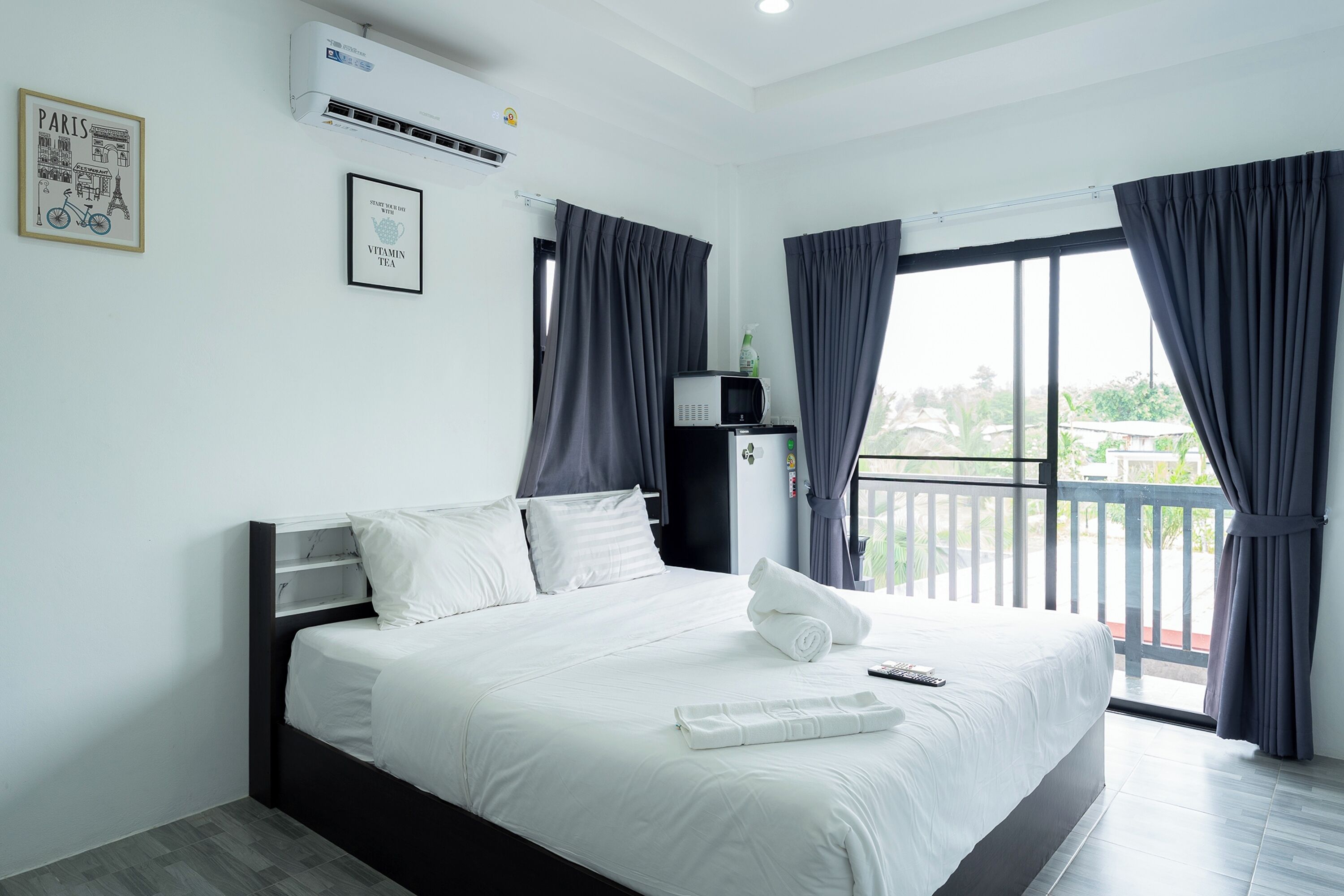 Habitación estándar | Caja fuerte, escritorio, wifi gratis y ropa de cama