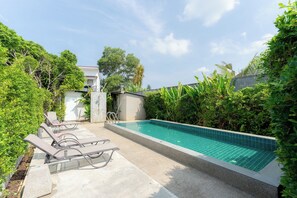 Outdoor pool - Malinee Resort (Choeng Thale)
