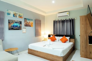 In-room safe, desk, free WiFi, bed sheets - Malinee Resort (Choeng Thale)