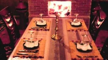 Spécialités Cuisine locale et internationale