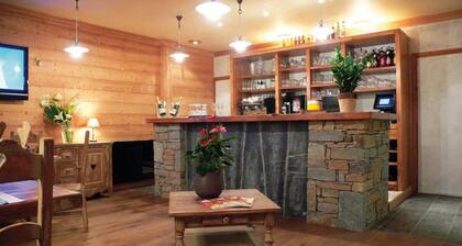 Wifi, swimming pool, balcony, tv, ski locker, 28m², Brides Les Bains