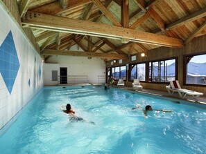 屋内プール、温水プール