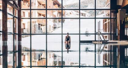 Ă 200m des pistes de ski, remise en forme, piscine, sauna, hammam, balcon, cheminĂ©e ou poĂȘle Ă bois