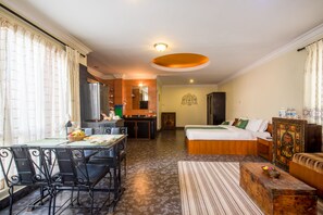 豪華公寓 | 書桌、免費無線上網