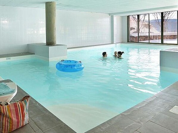 Inomhuspool och uppvärmd pool