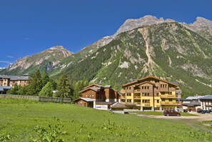 Esterni