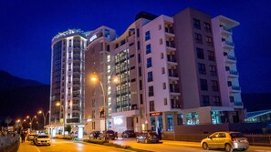 Fasade – kveld/natt