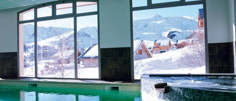 Piscine intérieure, piscine chauffée