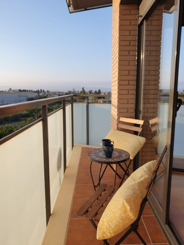 Warm Corner Apartment with Excellent Views and Location 