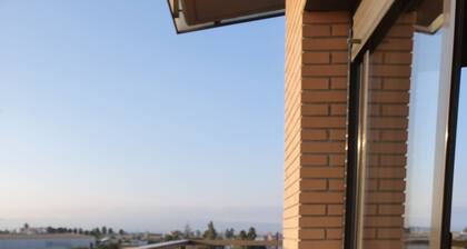 Warm Corner Apartment with Excellent Views and Location