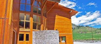 Wifi, a 200m de las pistas de esquí, fitness, sauna, balcón, parking, tv, local para esquís, 98m²