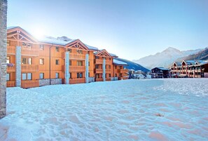 Exterior - Wifi, 200m from ski slopes, fitness, sauna, balcony, parking, tv, ski locker, 72m², Val Cenis (Lanslevillard)