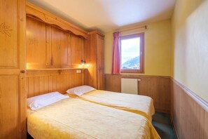 2 bedrooms, WiFi, bed sheets - Wifi, 200m from ski slopes, fitness, sauna, balcony, parking, tv, ski locker, 72m², Val Cenis (Lanslevillard)