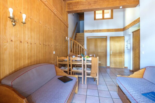 Interior - Wifi, 50m from shops, fitness, sauna, balcony, tv, ski locker, 49m², Val Cenis (Lanslevillard)