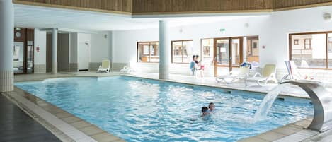 Piscine intérieure, piscine chauffée