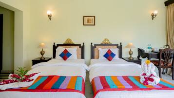 Kahden hengen deluxe-huone (kaksi sänkyä) | Vuodevaatteet, pääsy pyörätuolilla