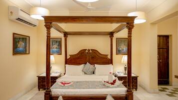 Junior Suite | Vuodevaatteet, pääsy pyörätuolilla