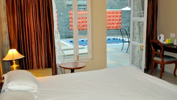 Super Deluxe Room with Shared Pool