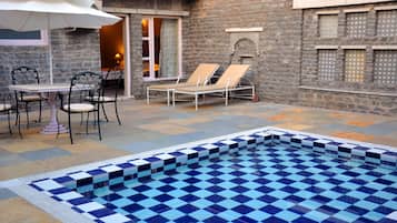 Bed sheets, wheelchair access