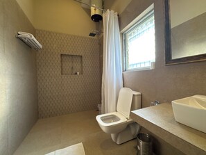 Superior Room With Shared Pool | Bathroom - King’s Abode - Luxuria Ranakpur by Moustache (Desuri)