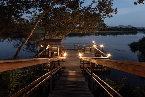 Masaumbezi River Lodge
