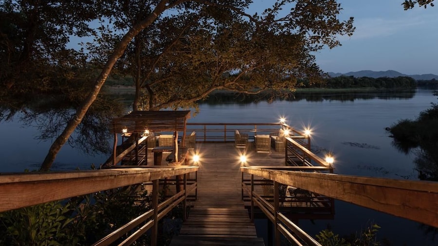 Masaumbezi River Lodge