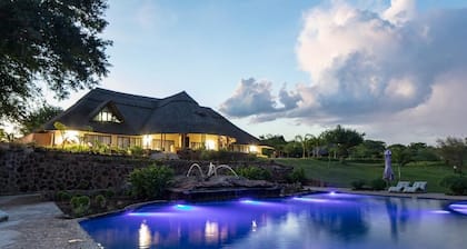 Masaumbezi River Lodge