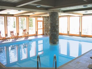 Piscina interna, piscina aquecida