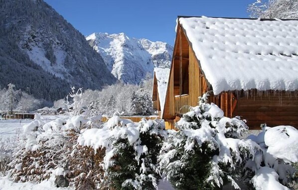 Exterior - Chalet, 250m from ski lifts, swimming pool, sauna, terrace, balcony, tv, 180m², Les 2 Alpes (Vénosc)