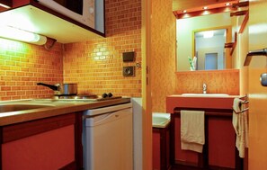 Réfrigérateur, micro-ondes, lave-vaisselle