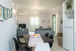 Family Villa, Private Pool | In-room dining