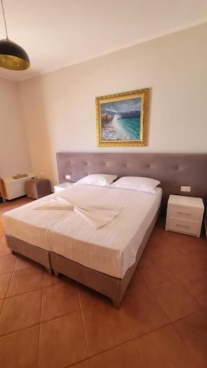 In-room safe, desk, blackout curtains, soundproofing - Palmanova Beach Mardok (Orikum)