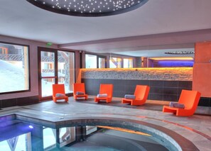 Indoor pool, a heated pool - Wifi, ski-in/ski-out & foot of the slopes, fitness, swimming pool, sauna, hammam, balcony, tv (Val Thorens)