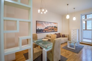 تناول الطعام داخل الغرفة