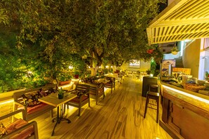 酒吧（店内）