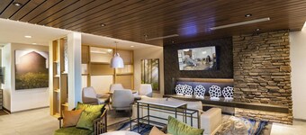 แฟร์ฟิลด์ อินน์แอนด์สวีท บายแมริออท ฟีนิกซ์ เวสต์/ทอลสัน